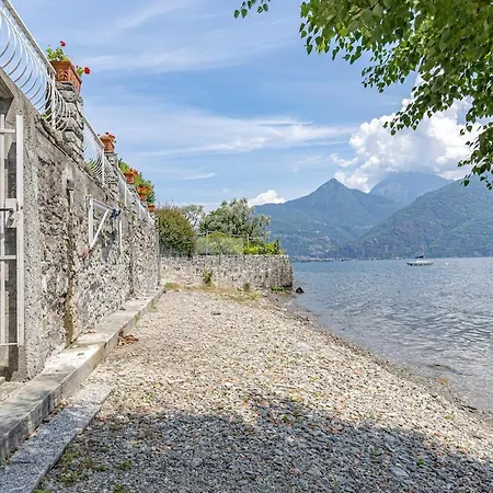 Lakefront With Access Apartament *