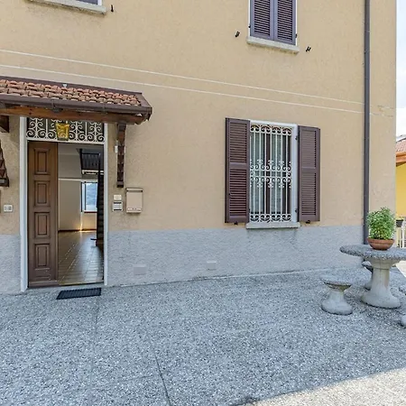 Lakefront With Access Appartamento *